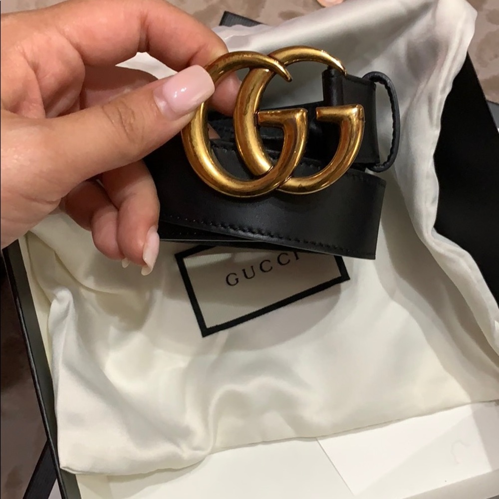 Black medium Gucci belt